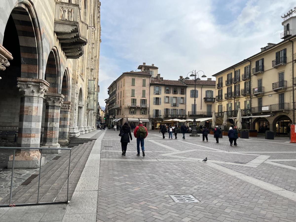 Appartamento Nel Centro Di Комо Екстериор снимка